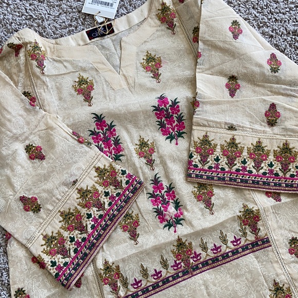 NWT Almirah 3 piece - Picture 3 of 6